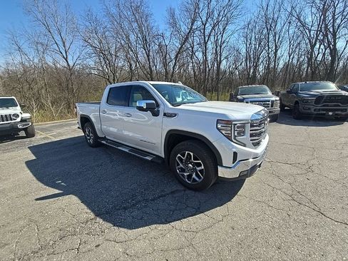 Used 2024 GMC Sierra 1500 SLT w/ SLT Premium Plus Package image 10