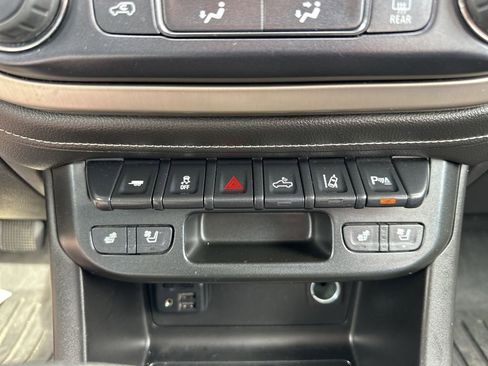 Used 2020 GMC Canyon Denali image 25