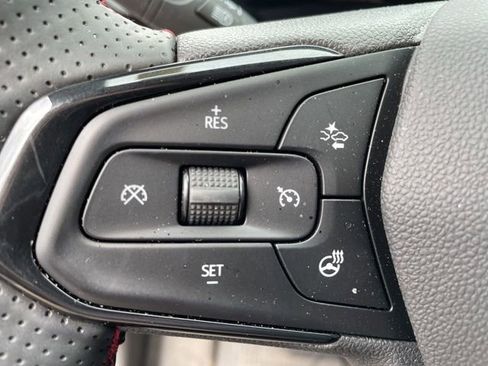 Used 2025 Chevrolet Trax RS FWD image 10