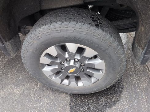 Used 2025 Chevrolet Silverado 2500 Custom w/ Custom Convenience Package image 5