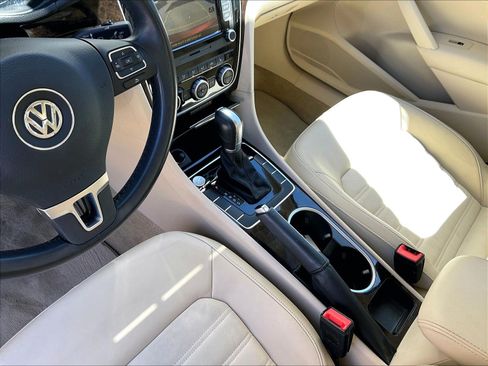 Used 2015 Volkswagen Passat TDI SEL Premium FWD image 17