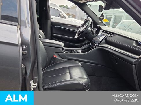 Used 2021 Jeep Grand Cherokee L Overland w/ Luxury Tech Group IV AWD/4WD image 14