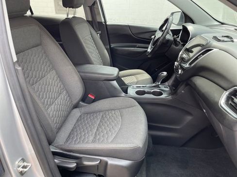 Used 2020 Chevrolet Equinox LT AWD/4WD image 36