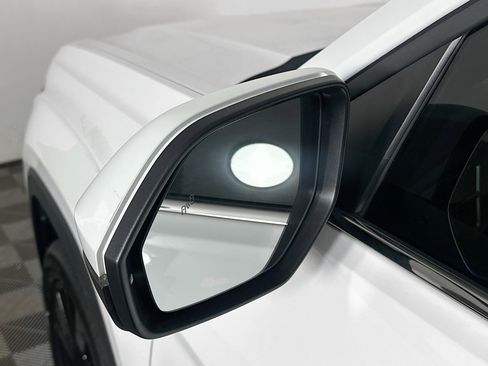 Used 2024 Volkswagen Atlas SE w/ Panoramic Sunroof Package image 16