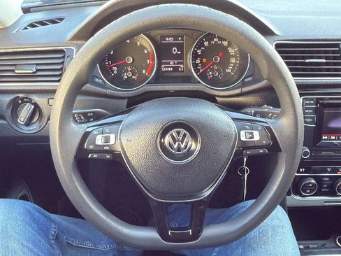Used 2016 Volkswagen Passat 1.8T S image 10