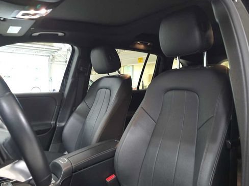 Used 2025 Mercedes-Benz GLB 250 4MATIC image 21