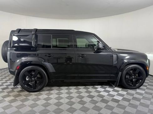 Used 2024 Land Rover Defender 110 X-Dynamic SE AWD/4WD image 9