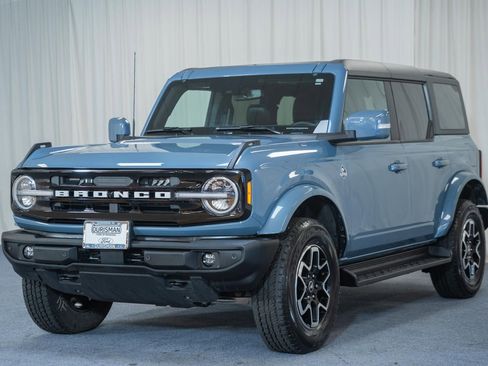 Certified 2025 Ford Bronco Outer Banks AWD/4WD image 3