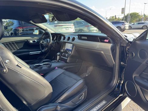 Used 2018 Ford Mustang GT Premium w/ Black Accent Package RWD image 28