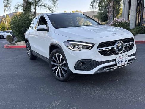 Used 2021 Mercedes-Benz GLA 250 w/ Premium Package image 11