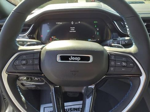 New 2023 Jeep Grand Cherokee Trailhawk image 18