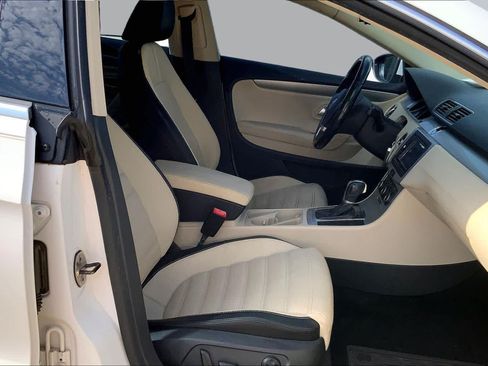 Used 2012 Volkswagen CC Sport FWD image 8