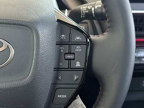 Certified 2025 Toyota Prius Plug-In Hybrid image 29