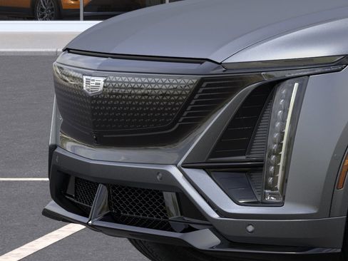 New 2026 Cadillac Lyriq V AWD/4WD image 37