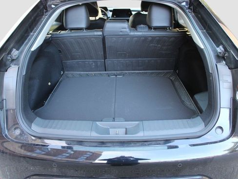 Used 2025 Toyota Prius XLE FWD image 23