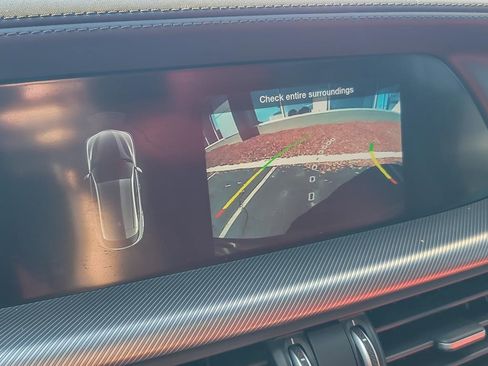 Used 2022 Alfa Romeo Stelvio Veloce image 17