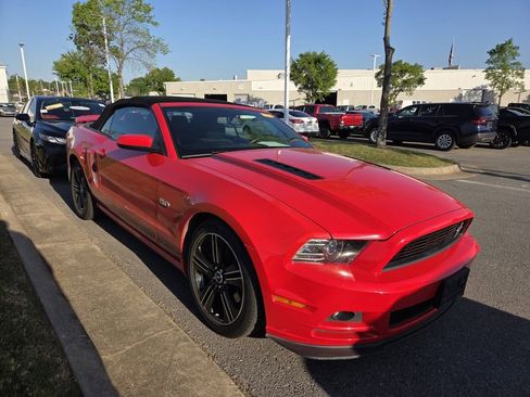 Used 2013 Ford Mustang GT Premium image 3