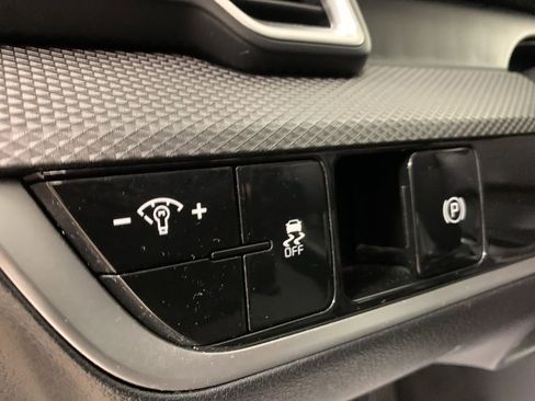 Used 2024 Kia Sportage LX image 18