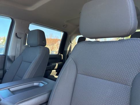 Used 2022 Chevrolet Silverado 2500 Custom w/ Custom Convenience Package image 5