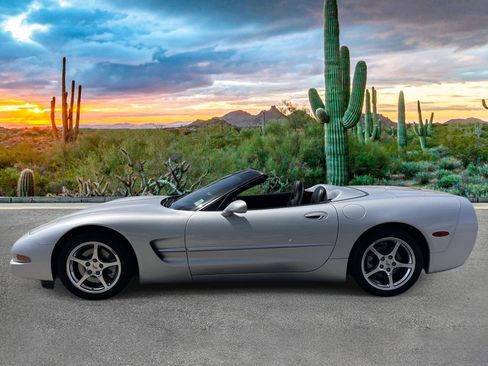 Used 2002 Chevrolet Corvette Convertible w/ Preferred Equipment Group2 RWD image 7