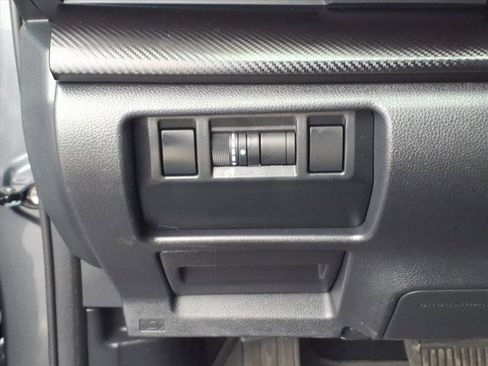 Used 2025 Subaru Crosstrek 2.0i Premium image 17