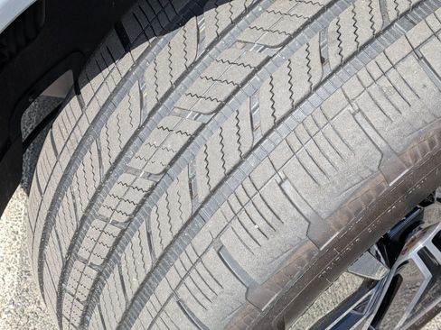 Certified 2025 Porsche Cayenne GTS AWD/4WD image 38