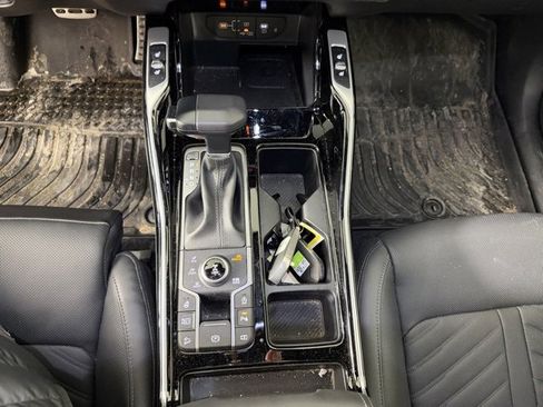 Used 2025 Kia Sorento SX Prestige image 24