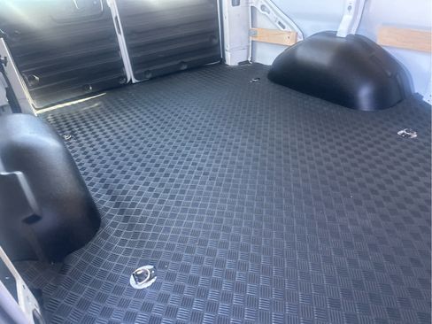 Used 2024 Chevrolet Express 2500 w/ Driver Convenience Package image 15