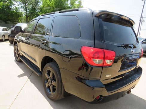 Used 2014 Toyota Sequoia SR5 w/ Sport Appearance Package RWD image 6