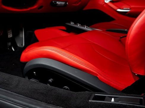 Used 2021 Ferrari F8 Tributo image 25