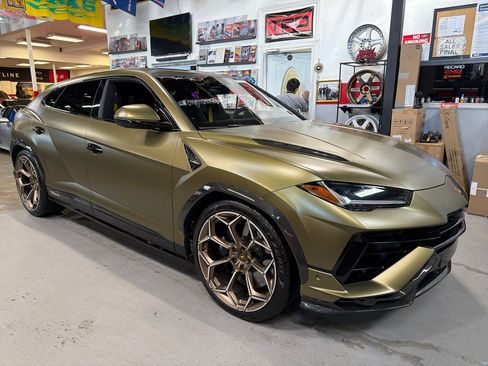 Used 2024 Lamborghini Urus Performante image 3
