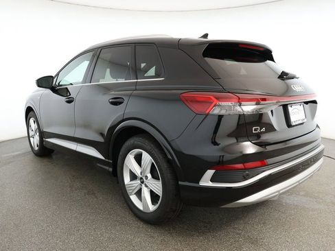 Used 2025 Audi Q4 e-tron Premium image 6