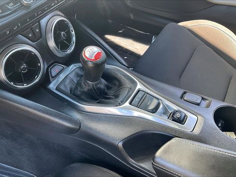 Used 2017 Chevrolet Camaro SS RWD image 22