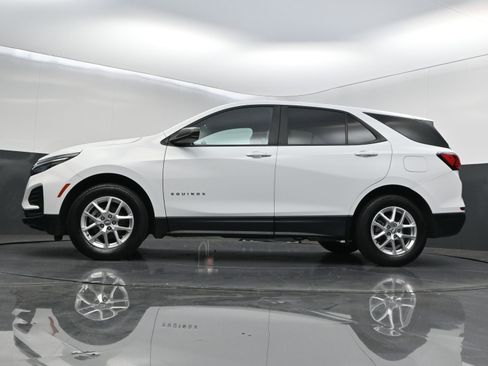 Used 2022 Chevrolet Equinox LS w/ LS Convenience Package AWD/4WD image 35