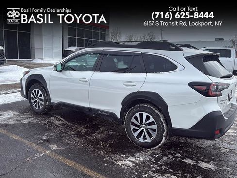 Used 2023 Subaru Outback Premium image 1