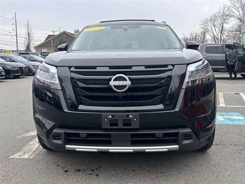 Used 2023 Nissan Pathfinder SL w/ SL Premium Package image 2