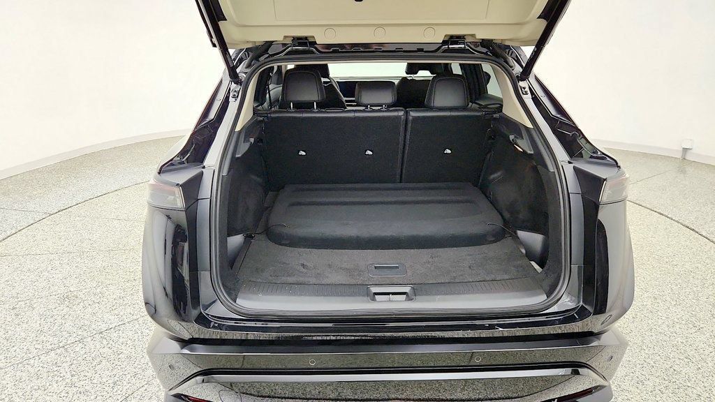 Used 2024 Nissan Ariya AWD image 22