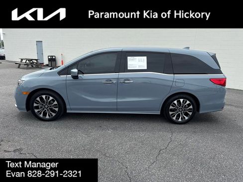 Used 2023 Honda Odyssey Elite image 4