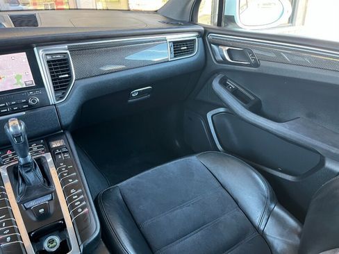 Used 2017 Porsche Macan GTS AWD/4WD image 18