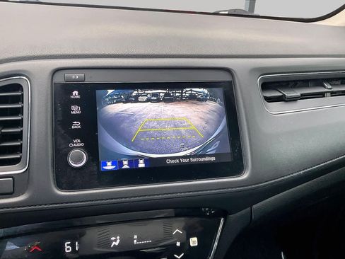 Used 2019 Honda HR-V Touring image 29