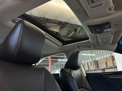 Used 2025 Lexus ES 350 w/ Accessory Package (Z2) FWD image 16