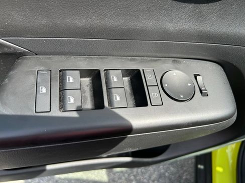 Used 2025 Hyundai Kona SEL FWD image 18