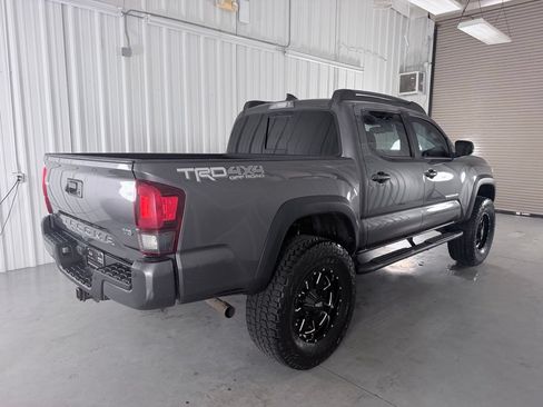 Used 2019 Toyota Tacoma TRD Off-Road w/ Technology Package AWD/4WD image 5