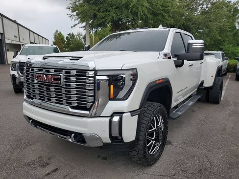 Used 2024 GMC Sierra 3500 Denali AWD/4WD image 2