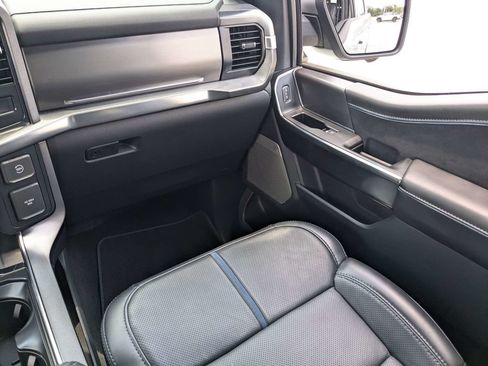 Used 2025 Ford F150 Platinum w/ FX4 Off-Road Package AWD/4WD image 17