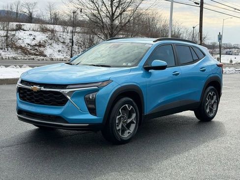 New 2026 Chevrolet Trax LT w/ Driver Confidence Package image 9