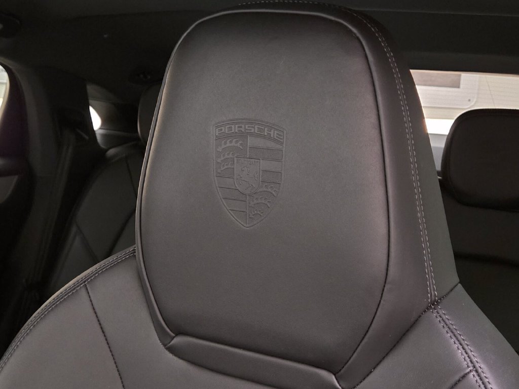 Used 2024 Porsche Cayenne Coupe AWD/4WD image 33