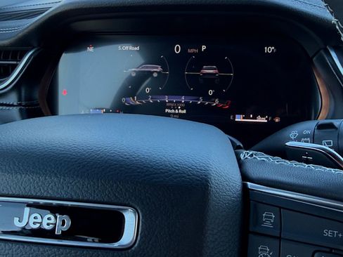 New 2025 Jeep Grand Cherokee L Limited w/ Black Appearance Package AWD/4WD image 28