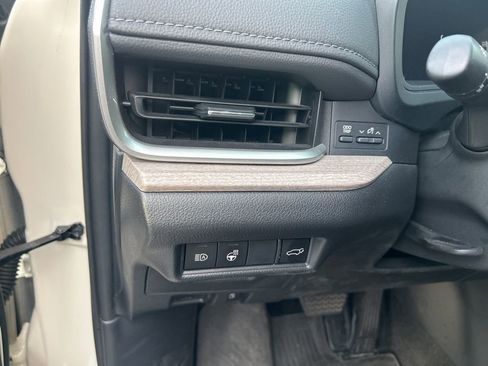 Used 2024 Toyota Grand Highlander AWD image 22