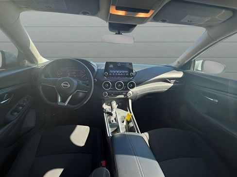 Used 2025 Nissan Sentra SV image 8